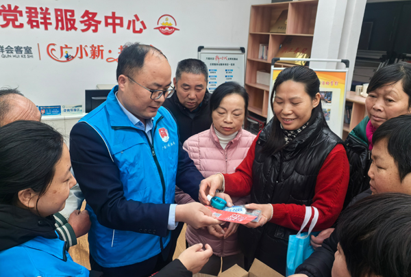 进社区3.jpg
