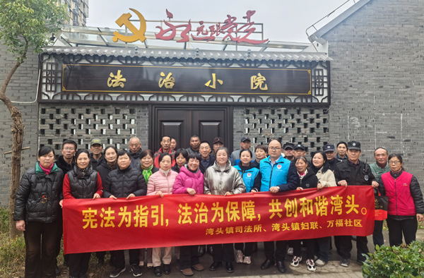 进社区2.jpg